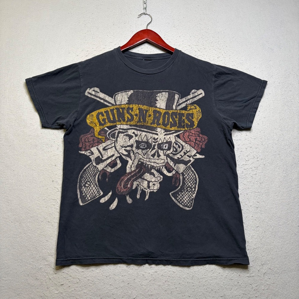 Guns N' Roses T-Shirt Men Large Black Graphic Skull Pistols Band Tee Y2K Look